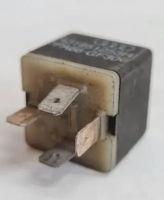Audi A4 S4 B5 8D Other relay 431951253H PA66GF30