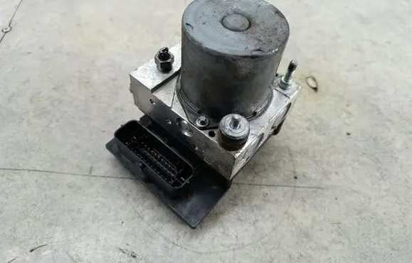 Peugeot 5008 ABS Pump 9664532380
