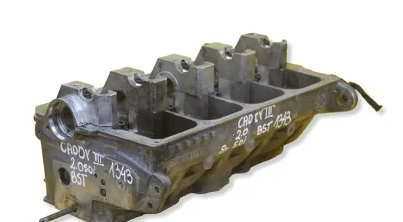 Volkswagen Caddy Engine head 038103373R