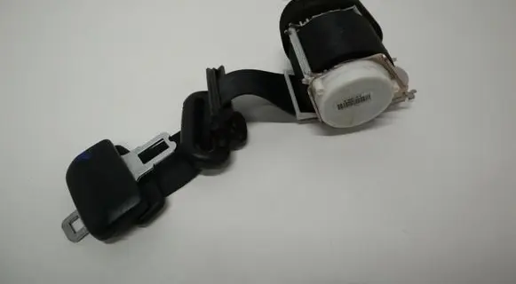 Ford Galaxy Middle seatbelt (rear) 33051323