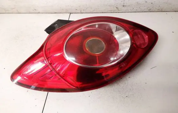 Tailgate rear/tail lights