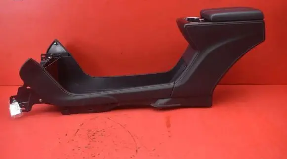 Tesla Model S Center console 1026730-00-C