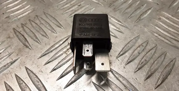 Volkswagen PASSAT B6 Other relay 1K0951253A