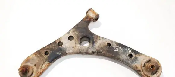 Toyota Avensis Verso Front lower control arm/wishbone