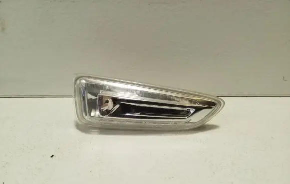 Opel Grandland X Front fender indicator light 13491089