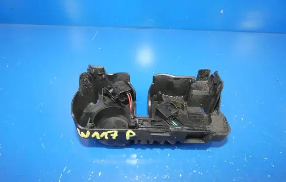 Mercedes-Benz CLA C117 X117 W117 Engine bonnet/hood lock/catch A2468700558 14351 102251