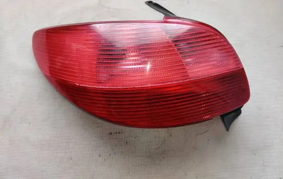 Peugeot 206 Rear/tail lights 2531g