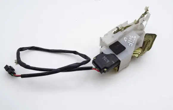 Mazda 323 F Rear door lock 