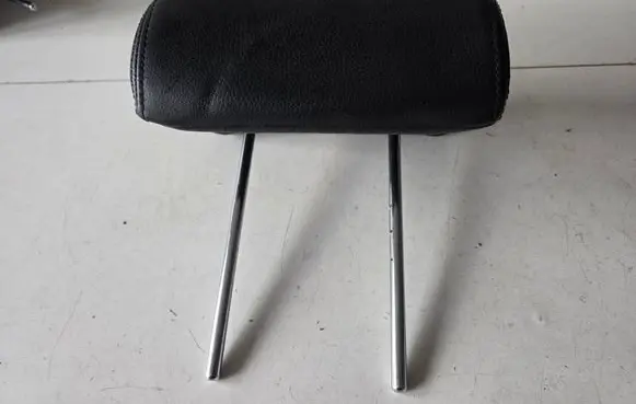 KIA Sorento Rear seat headrest 