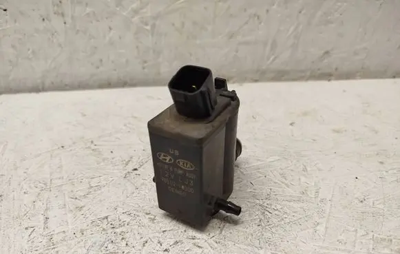 Hyundai Tucson TL Windscreen/windshield washer pump 985101W000 12VLV3