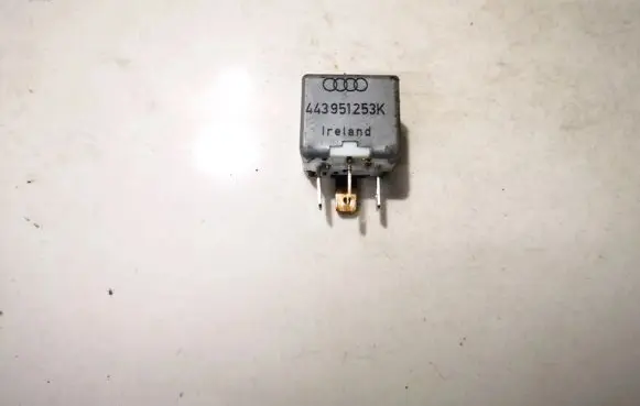 Audi A4 S4 B5 8D Other relay 443951253k 899512