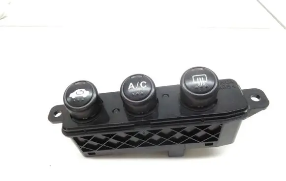 Windscreen/window heater switch
