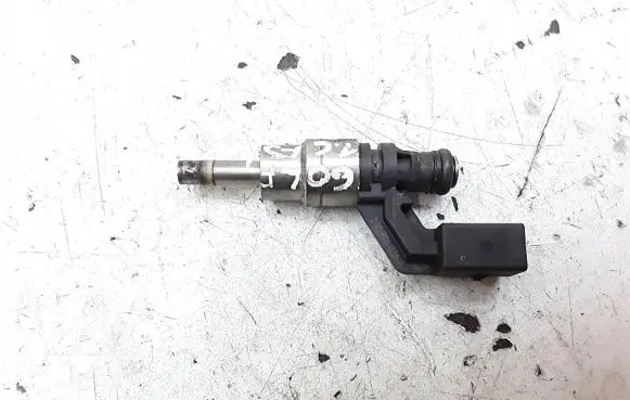 Volkswagen Golf IV Fuel injector 03c906036a