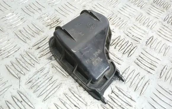 Audi A4 S4 B6 8E 8H Headlight/headlamp dust cover 