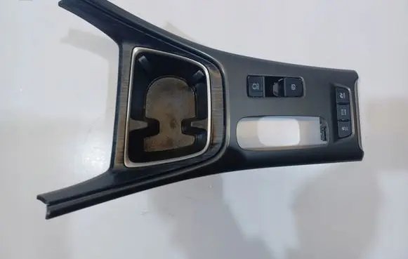Lexus LBX Center console 