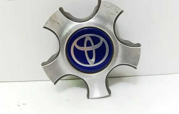 Toyota Avensis Verso Original wheel cap 
