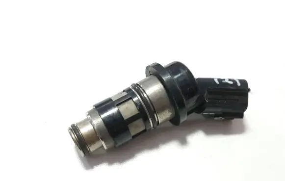 Nissan Primera Fuel injector JS501 9Y11