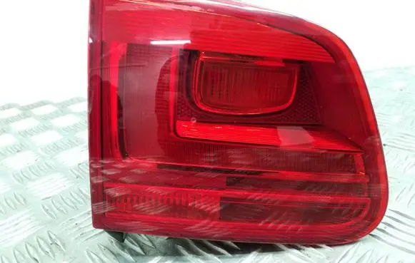 Volkswagen Tiguan Tailgate rear/tail lights 5N0945093 5N0945309