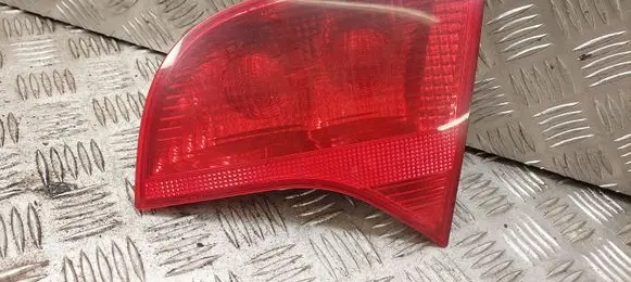 Tailgate rear/tail lights