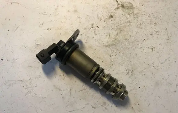BMW 7 F01 F02 F03 F04 Camshaft vanos timing valve 78561 785619 113C785619