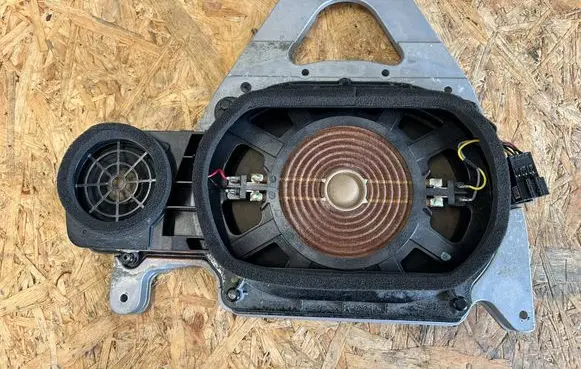 Mercedes-Benz CLA C117 X117 W117 Subwoofer speaker A2048205702 57001307 28813H0031