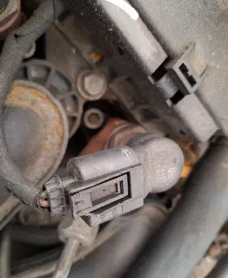 Peugeot 407 Fuel injector 9657144580