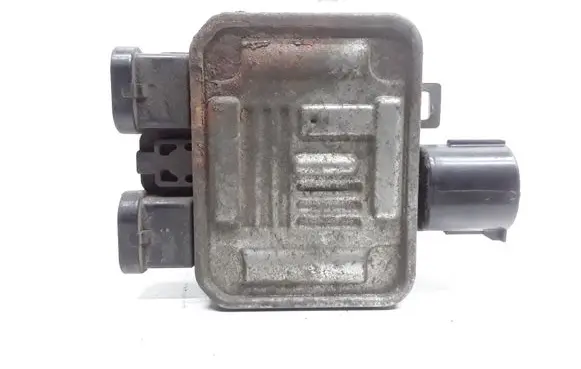 Volvo S60 Coolant fan relay 940013802