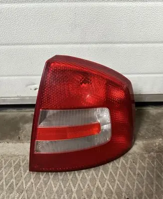 Skoda Octavia Mk2 (1Z) Rear/tail lights 1Z5945096A 1Z5945112