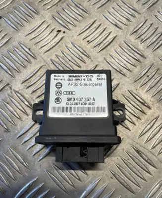 Volkswagen PASSAT B6 Light module LCM 5M0907357A 5WK49172A