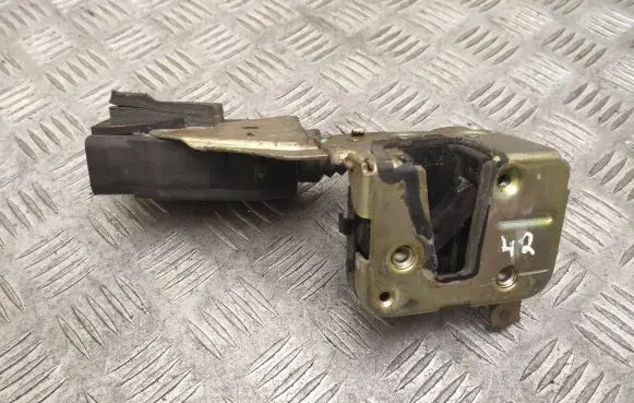 Mitsubishi Carisma Front door lock