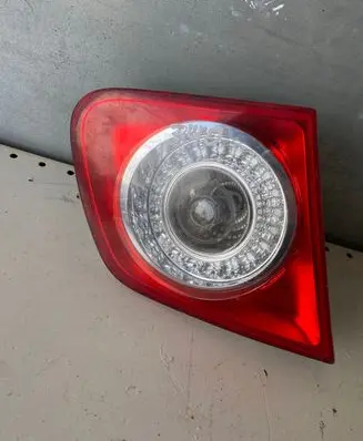 Volkswagen Jetta V Tailgate rear/tail lights 1K5945093 983151