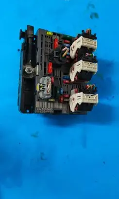 Peugeot 308 BSM Control unit 9675878480