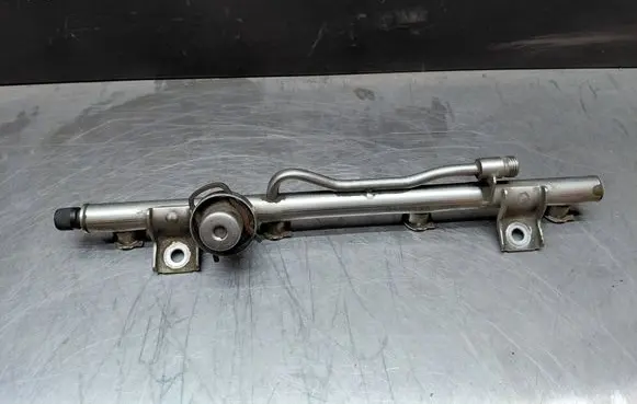 Mercedes-Benz CLK A208 C208 Fuel main line pipe A1110703095 A1110790392
