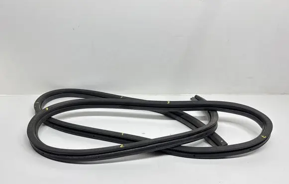 Volkswagen Golf VI Rear door rubber seal (on body) 1K5867913