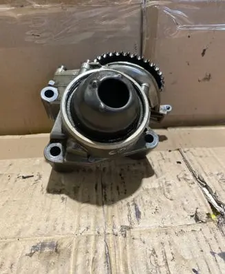 Volkswagen Polo IV 9N3 Oil pump 03D115105G