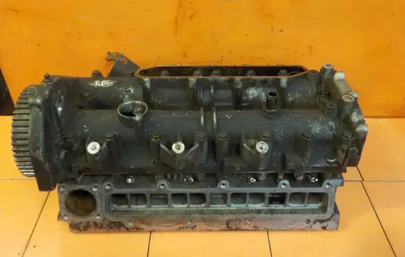 Iveco Daily 3rd gen Engine head 502295000 KOMPLETNA
