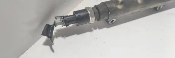 Volvo V70 Fuel distributor 