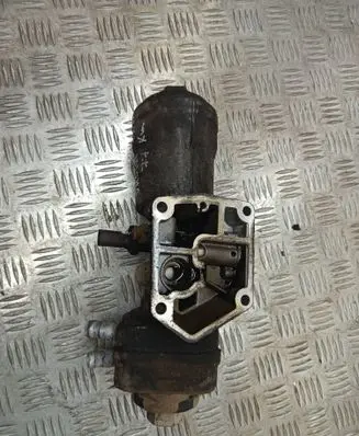 Skoda Fabia Mk1 (6Y) Oil filter mounting bracket 