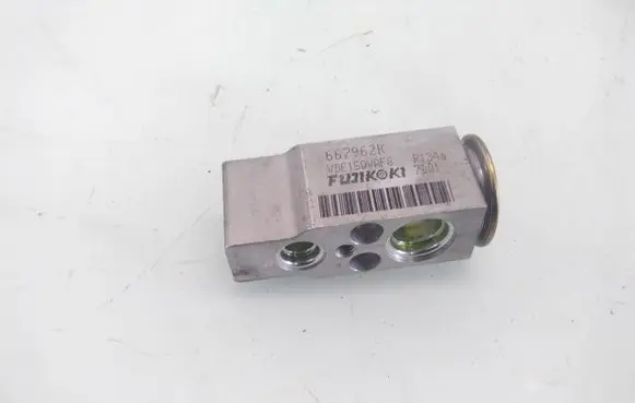 Volvo XC90 Air conditioning (A/C) expansion valve 