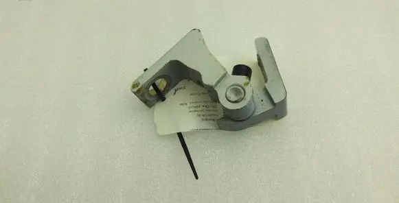 Volkswagen Scirocco Front door lower hinge 7N0831402