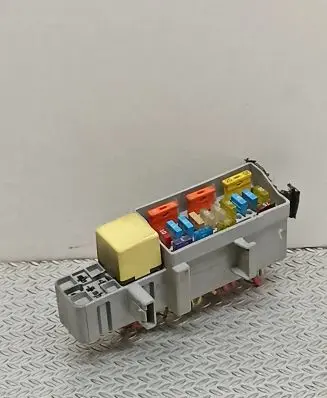 Renault Megane II Fuse module 13251