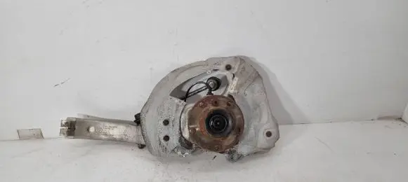 BMW X5 F15 Front wheel hub 6869870 31216869870 77377317
