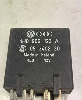Audi A4 S4 B5 8D Other relay 1H0906123A 05340230