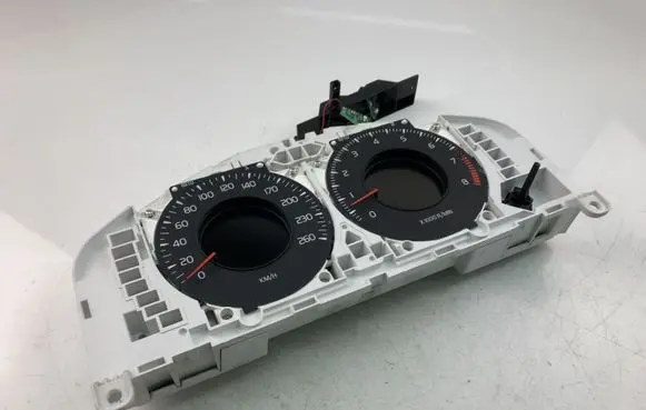 Volvo V70 Speedometer (instrument cluster) 31270898AA
