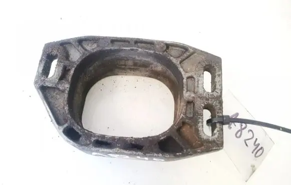 Lexus IS 220D-250-350 Engine mounting bracket