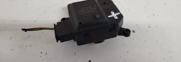 Opel Zafira B Air flap motor/actuator 309370600 C89689013548