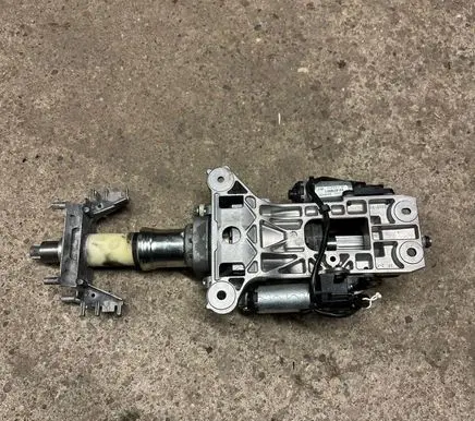 Steering wheel axle set
