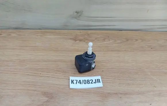 Audi A3 S3 8P Headlight level adjustment motor 00883000OE