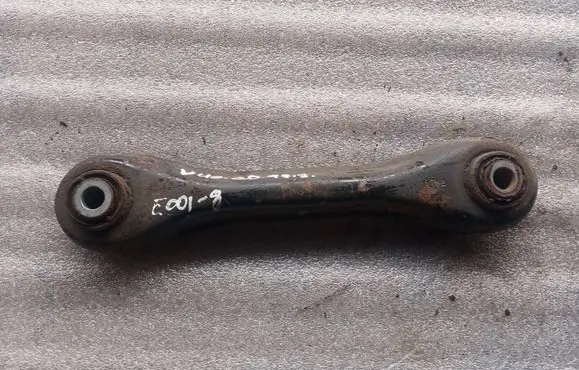 Volvo V40 Rear control arm