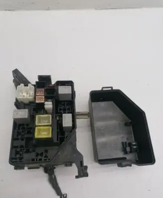 Toyota Yaris Fuse box set 71545127